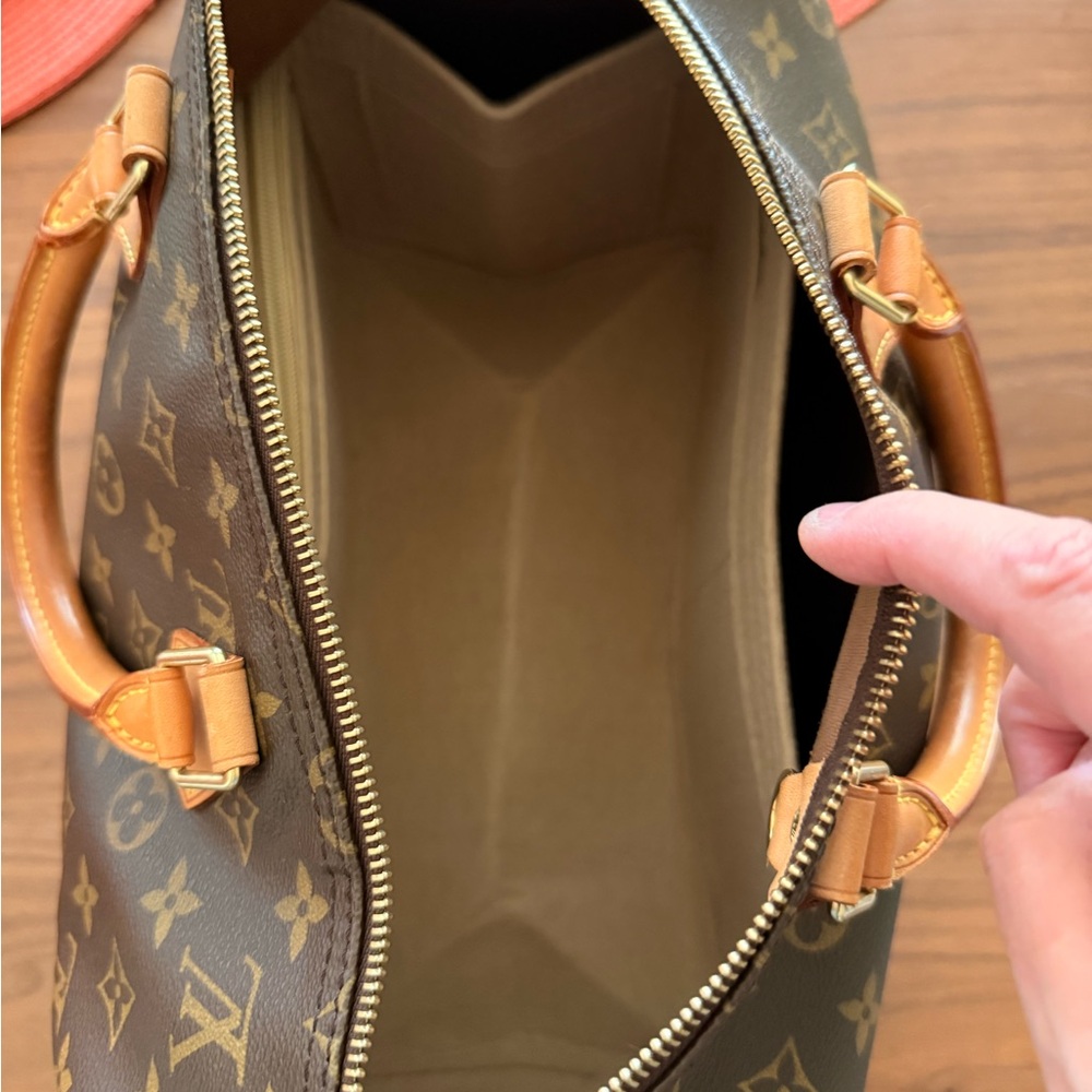 Authentic Louis Vuitton Speedy 35 - Picture 12 of 12